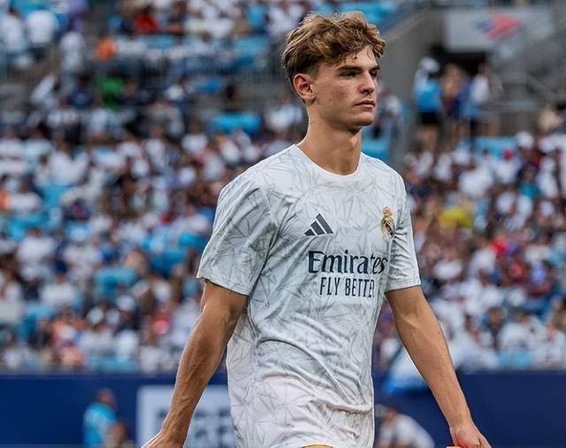 大巨星的举 大巨星的举